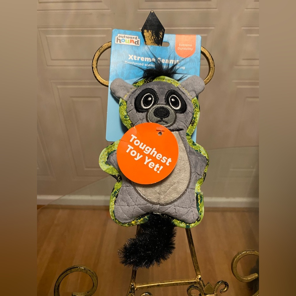 Outward Extreme Seamz Lemur Durable Squeaker Dog Plush Toy By Out - Small NEW